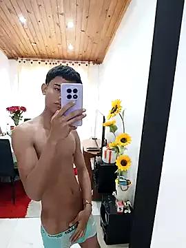 NINETEEN_B from StripChat