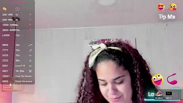 ninna_curly from StripChat