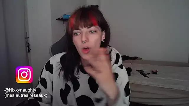 Nixxy_naughty from StripChat