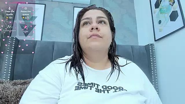 Noa_kiss from StripChat is Freechat