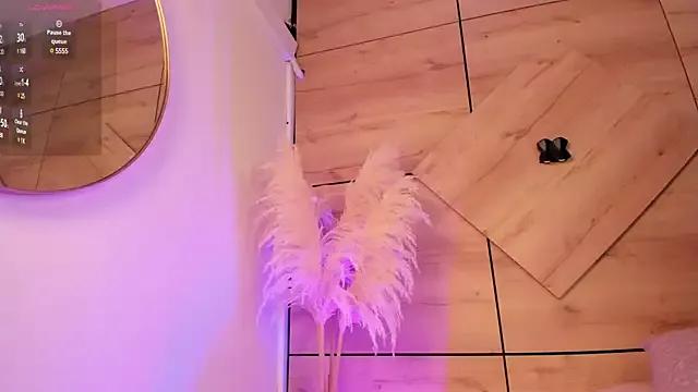 Try our streaming cams variety and talk on a personal level with our adorable girls streamers, showing off their bountiful shapes and dildos.