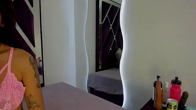 Noa_roseasm from StripChat