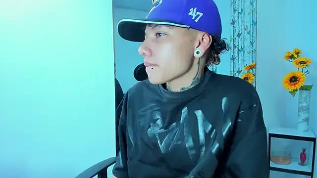 noah_sexo1 from StripChat is Freechat