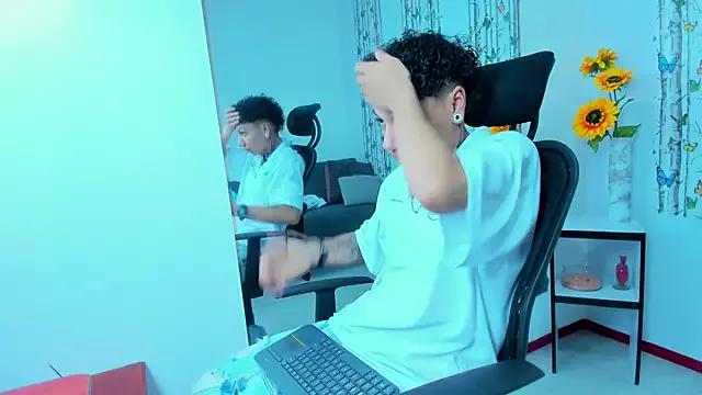 noah_sexo1 from StripChat is Freechat