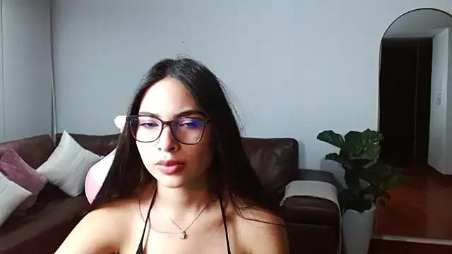 NoaLuxury from StripChat is Freechat