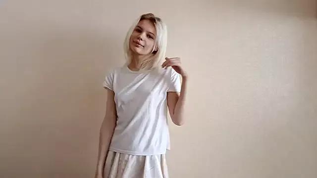 NoellaSoro from StripChat is Freechat