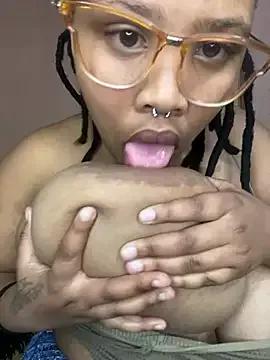 NonoGotBoobies from StripChat