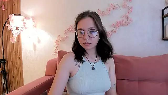 Noora_Moore from StripChat