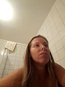 Nova-Lee from StripChat is Freechat