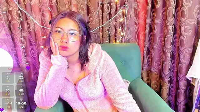 Nova_allen from StripChat is Freechat