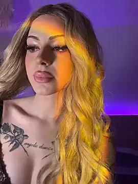 NovaPearl from StripChat is Freechat