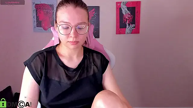 Nuura_Moore on StripChat 