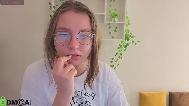 Nuura_Moore on StripChat 