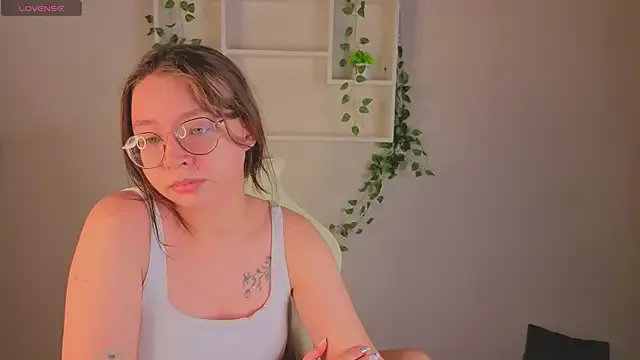 Nuura_Moore on StripChat 