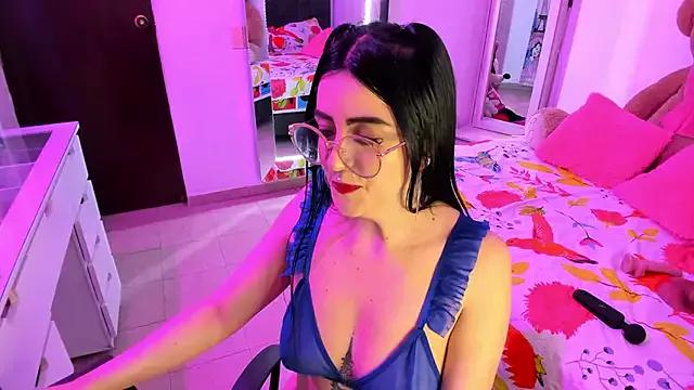 Octavia_collins from StripChat is Freechat