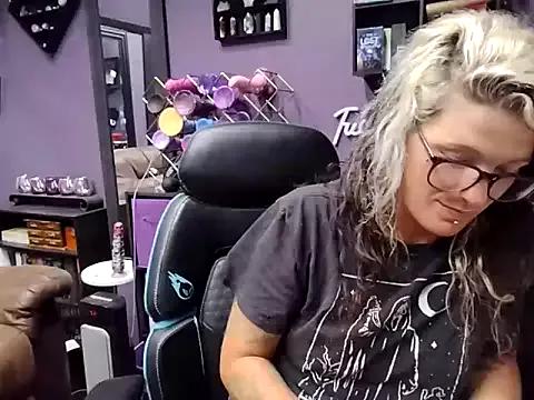 oddywithabody from StripChat