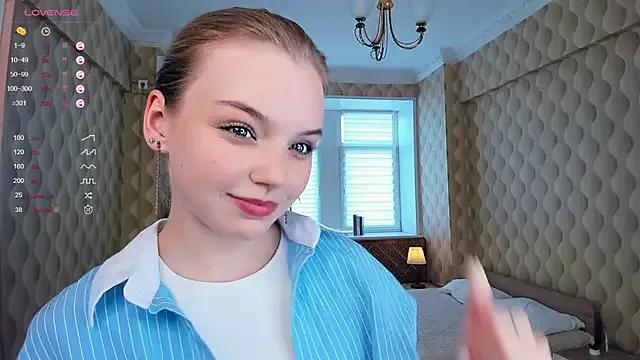 OdellaCaris from StripChat is Freechat