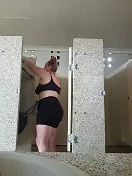 Off_the_Lesh on StripChat 