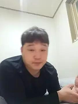 offwhite777 from StripChat