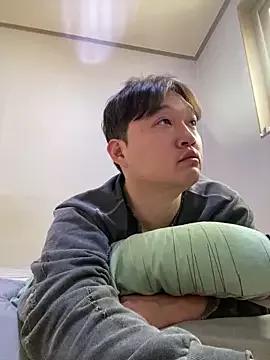 offwhite777 from StripChat
