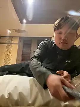 offwhite777 from StripChat