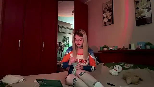 okapiClaire from StripChat is Freechat