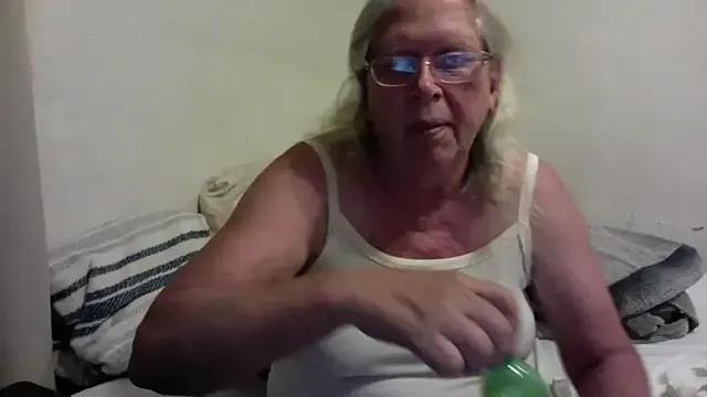 OldLadySara from StripChat