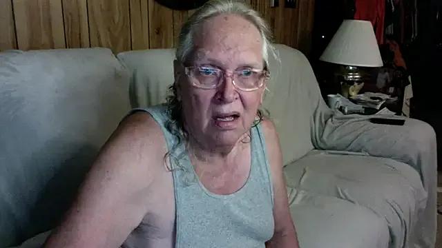 OldLadySara from StripChat is Freechat