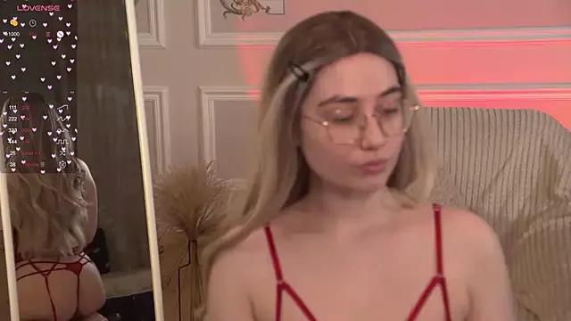 Oliiloli from StripChat