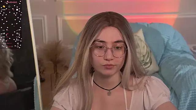 Oliiloli from StripChat