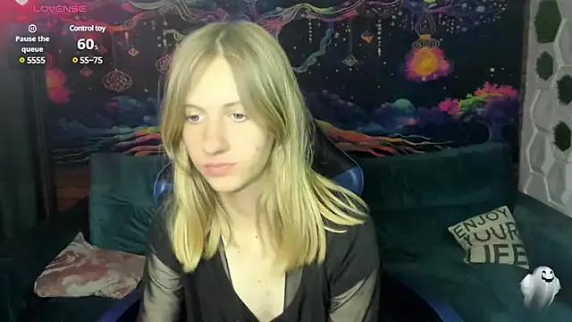 Try our streaming cams variety and talk on a personal level with our adorable girls streamers, showing off their bountiful shapes and dildos.
