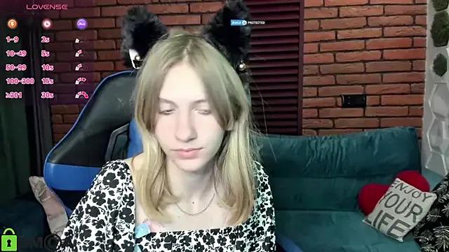 Olisa_fox from StripChat is Freechat