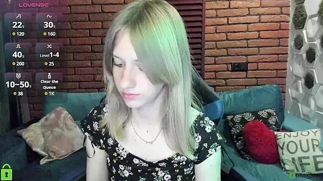 Olisa_fox from StripChat is Freechat