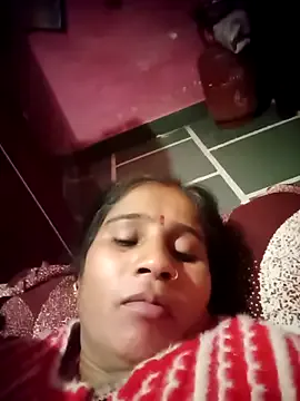 OliveGreen22 from StripChat is Freechat