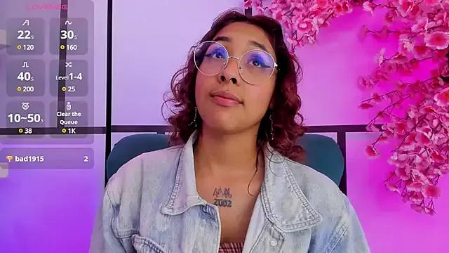 Olivejoness from StripChat is Freechat