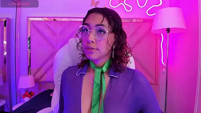 Olivejoness from StripChat is Freechat