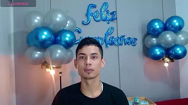 Oliver_king_sex from StripChat is Freechat