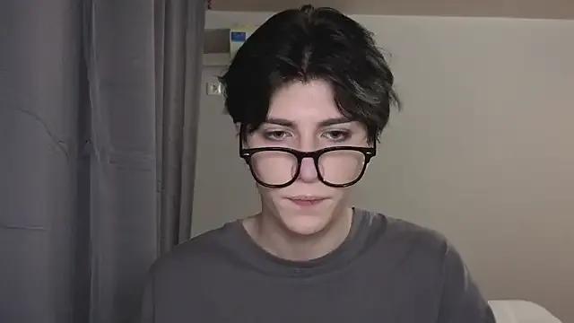 Oliver_star_boy_ from StripChat is Freechat