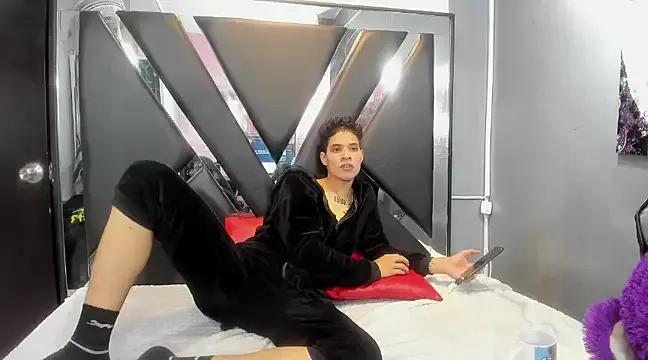 Oliver_Thomson from StripChat is Freechat