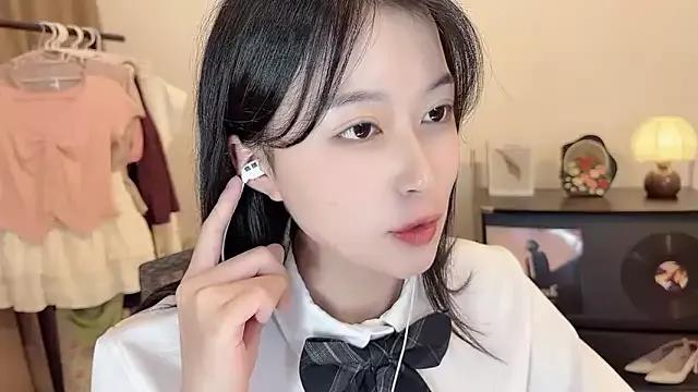 Onechestnut from StripChat is Freechat
