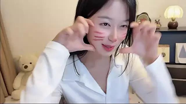 Onechestnut from StripChat is Freechat