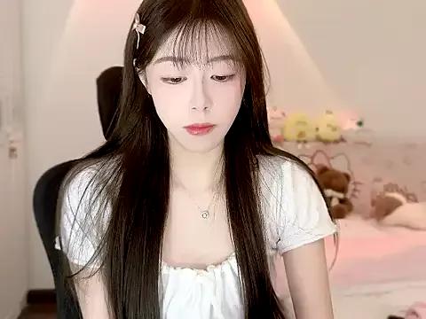 Onecutelittle from StripChat is Freechat