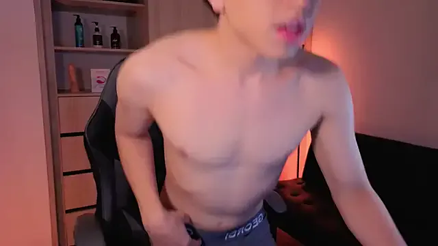 onlinenico from StripChat is Freechat