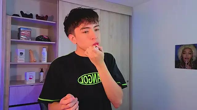Onlinenico from StripChat