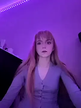 OpheliaMills from StripChat is Freechat