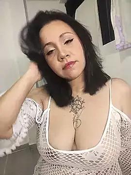 oriana_40 from StripChat is Freechat