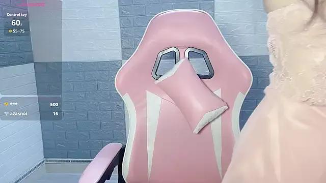Try our streaming cams variety and talk on a personal level with our adorable girls streamers, showing off their bountiful shapes and dildos.