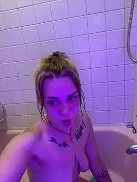 OSoTinyyy from StripChat is Freechat