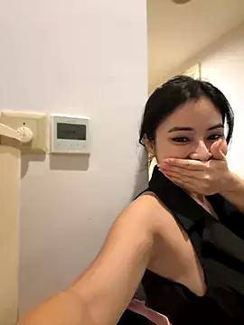 OUTDOOR_QUEEN010 from StripChat is Freechat