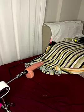 Ozge-SluttyScream69 from StripChat is Freechat